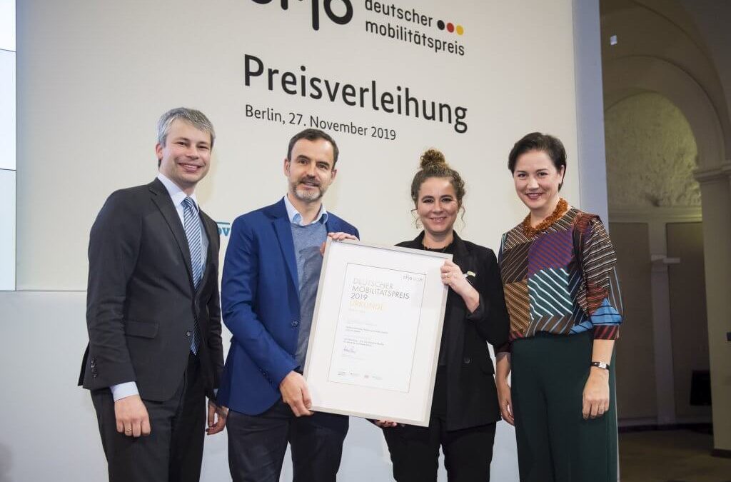 Moin, moin! ioki Hamburg gewinnt den Deutschen Mobilitätspreis