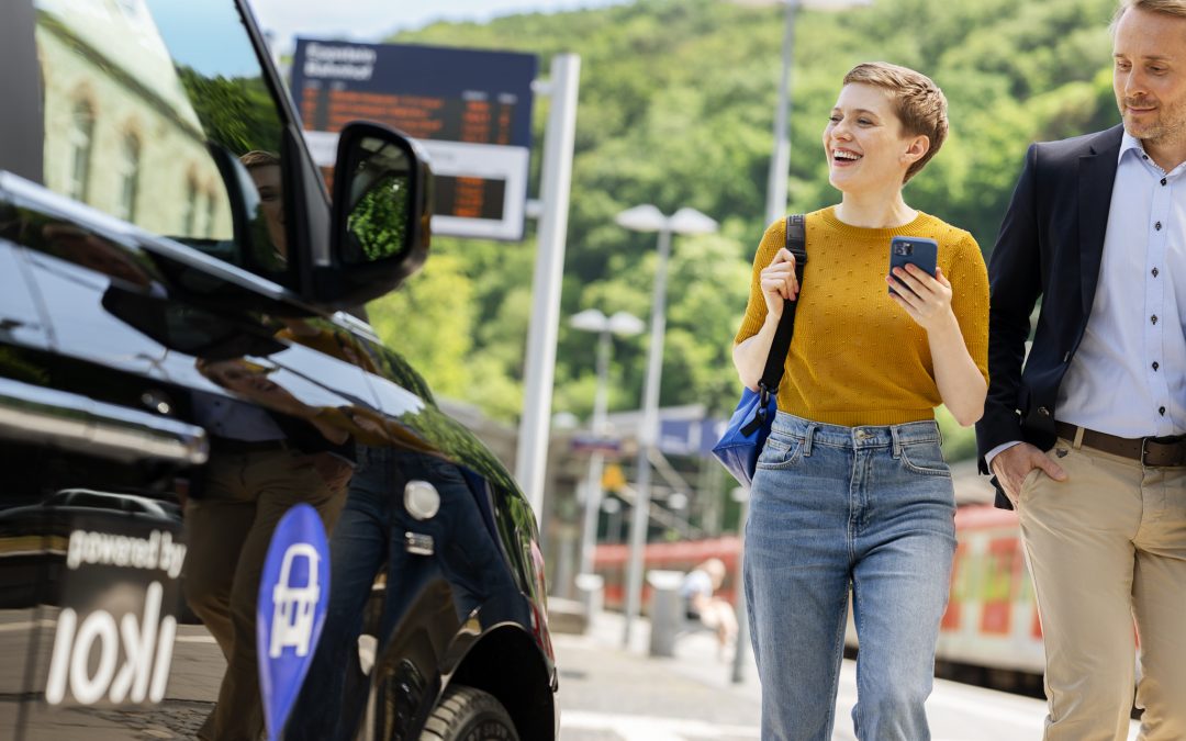 Erfolgreich von Tür zu Tür: Mehr als 5 Millionen Fahrgäste nutzen On-Demand-Plattform von     ioki